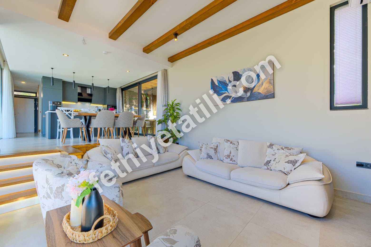 Gallery 32